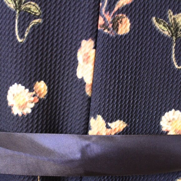 Haani Floral Navy Dress in Petite Large - Picture 7 of 11